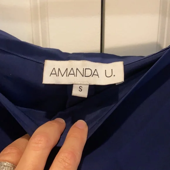 Amanda uprichard off the shoulder shirt - Picture 2 of 4